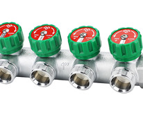 Коллектор 4 вых  3/4 ЕК, хромированный